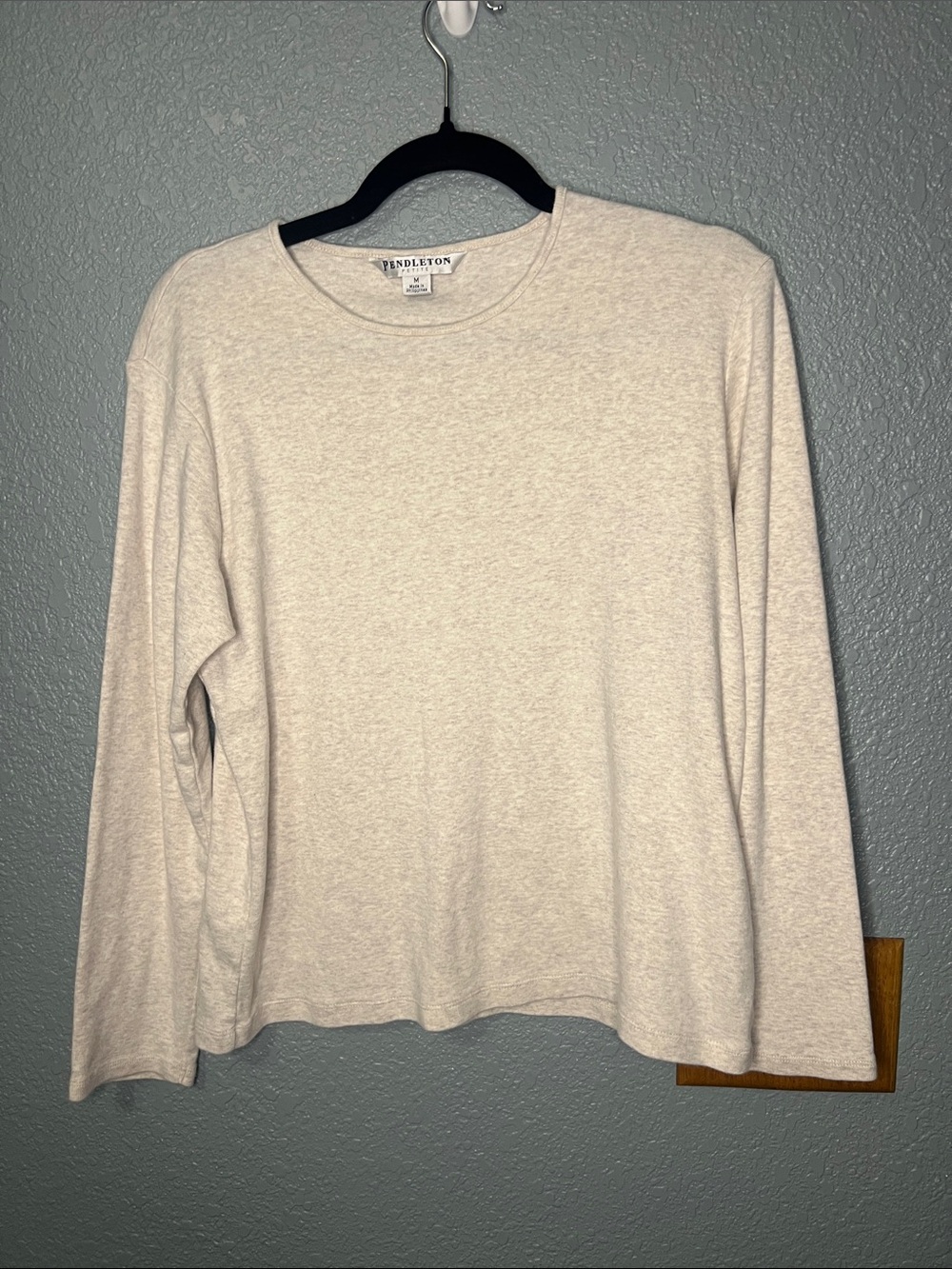 100% cotton  Pendleton Light Taupe Crewneck Long Sleeve Top Petite Medium